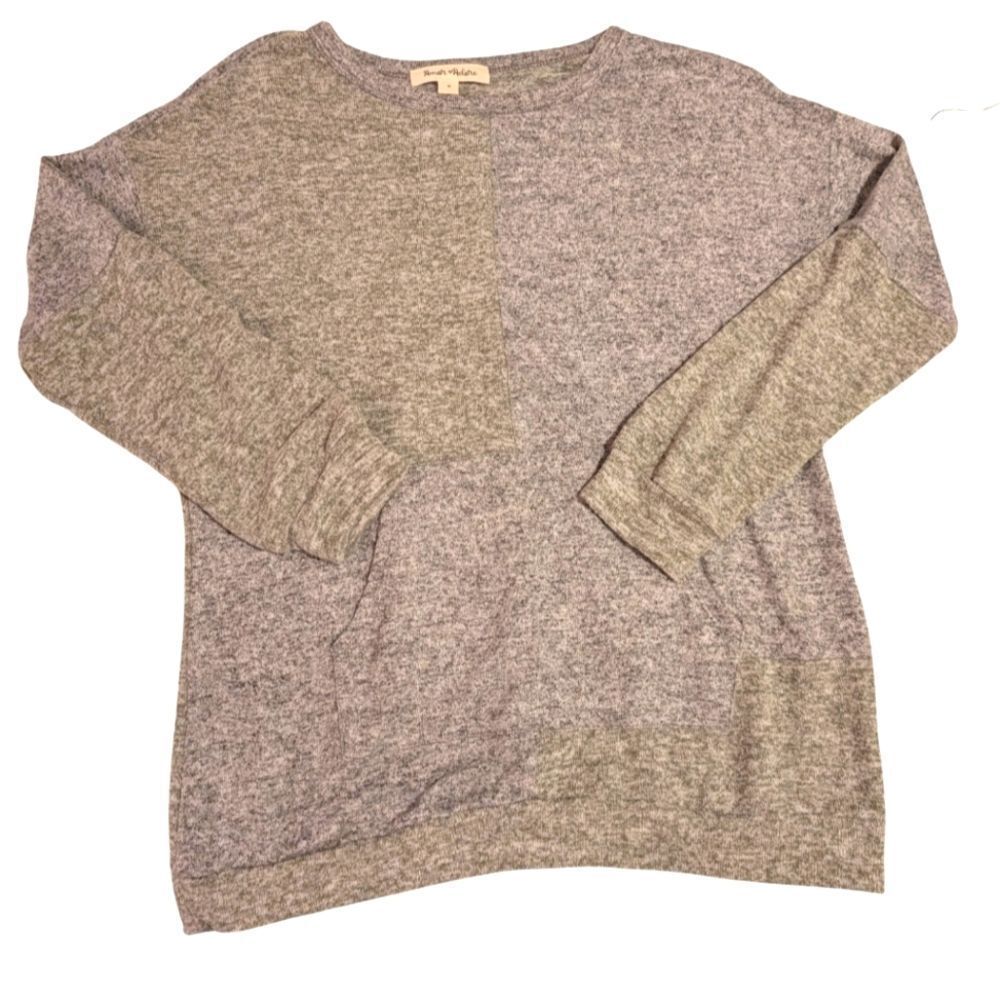 Amor‎ Adore super soft gray sweater top size medium